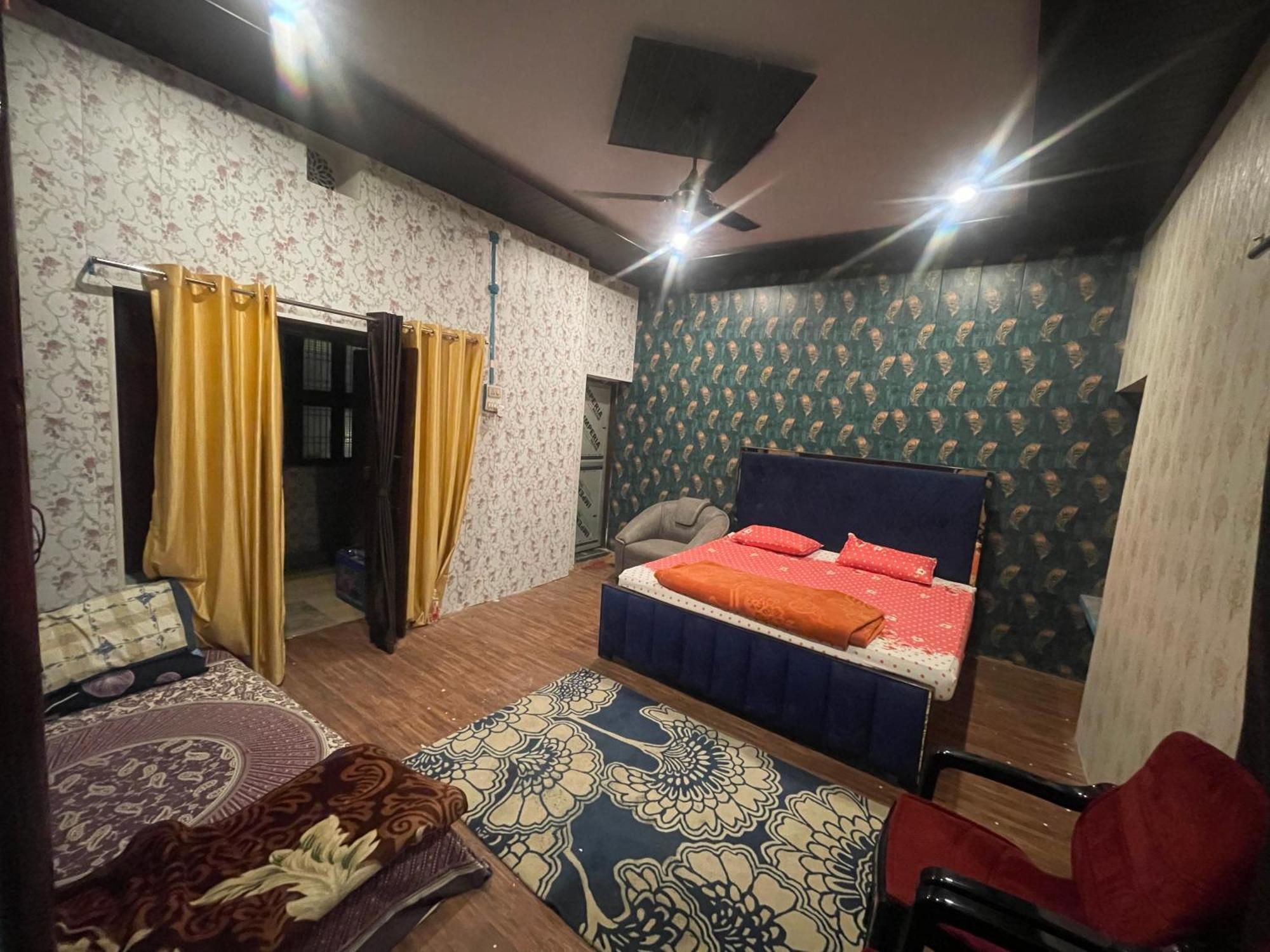 Swastik Ravindpuri Apartment